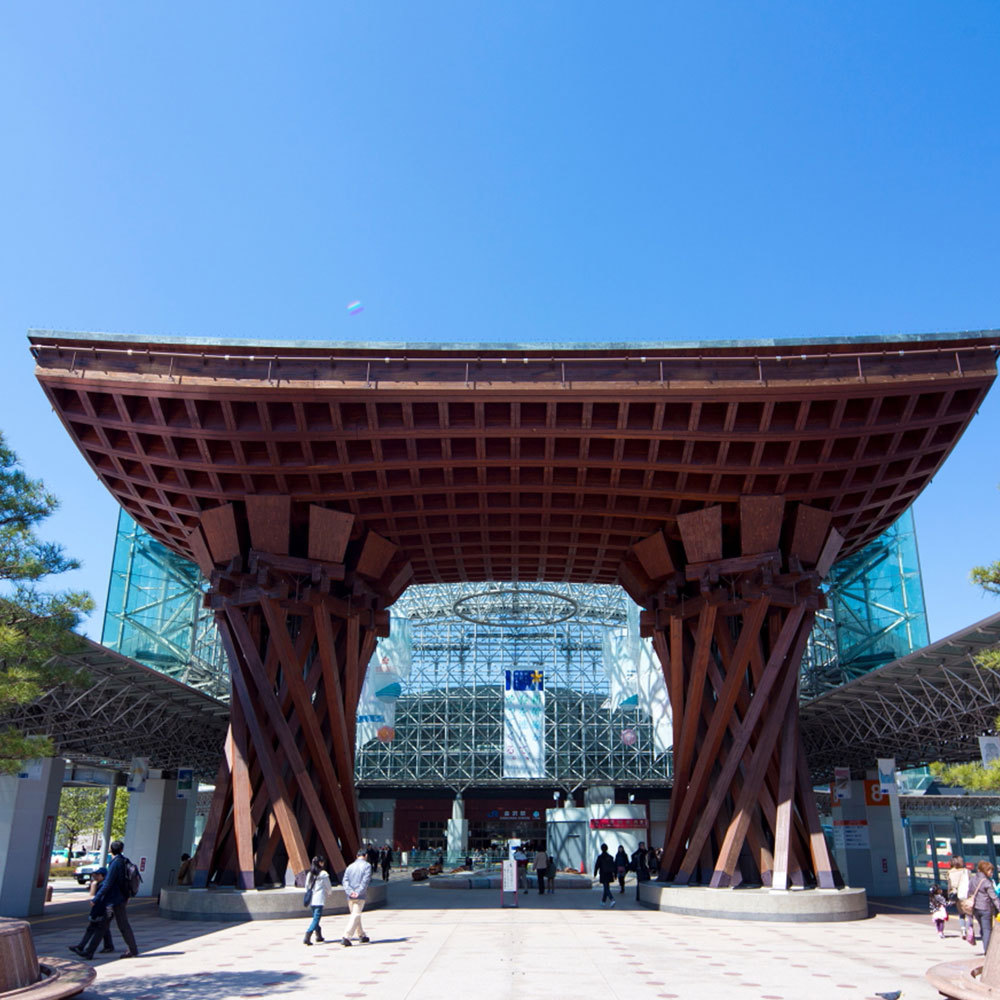 【観光情報】ＪＲ金沢駅鼓門