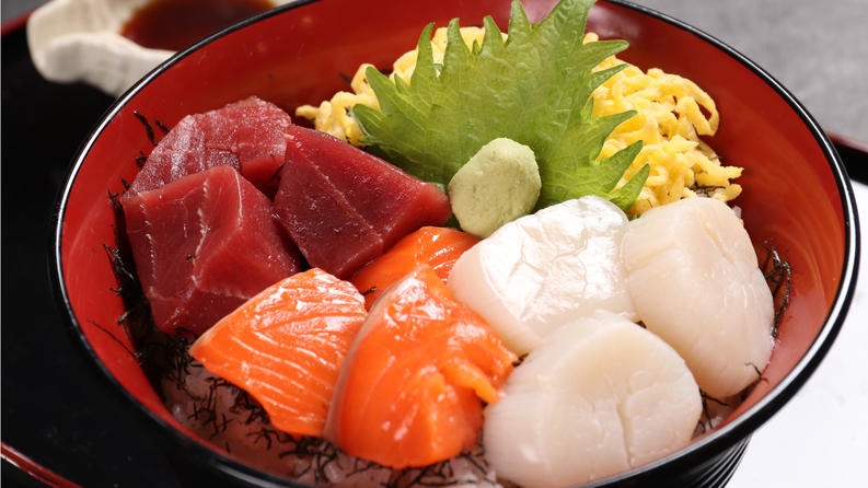 朝食も海幸満載『海鮮三色丼』★夕食は当館一番人気「あわび・帆立焼き膳」あわびお一人様まるごと1個付き