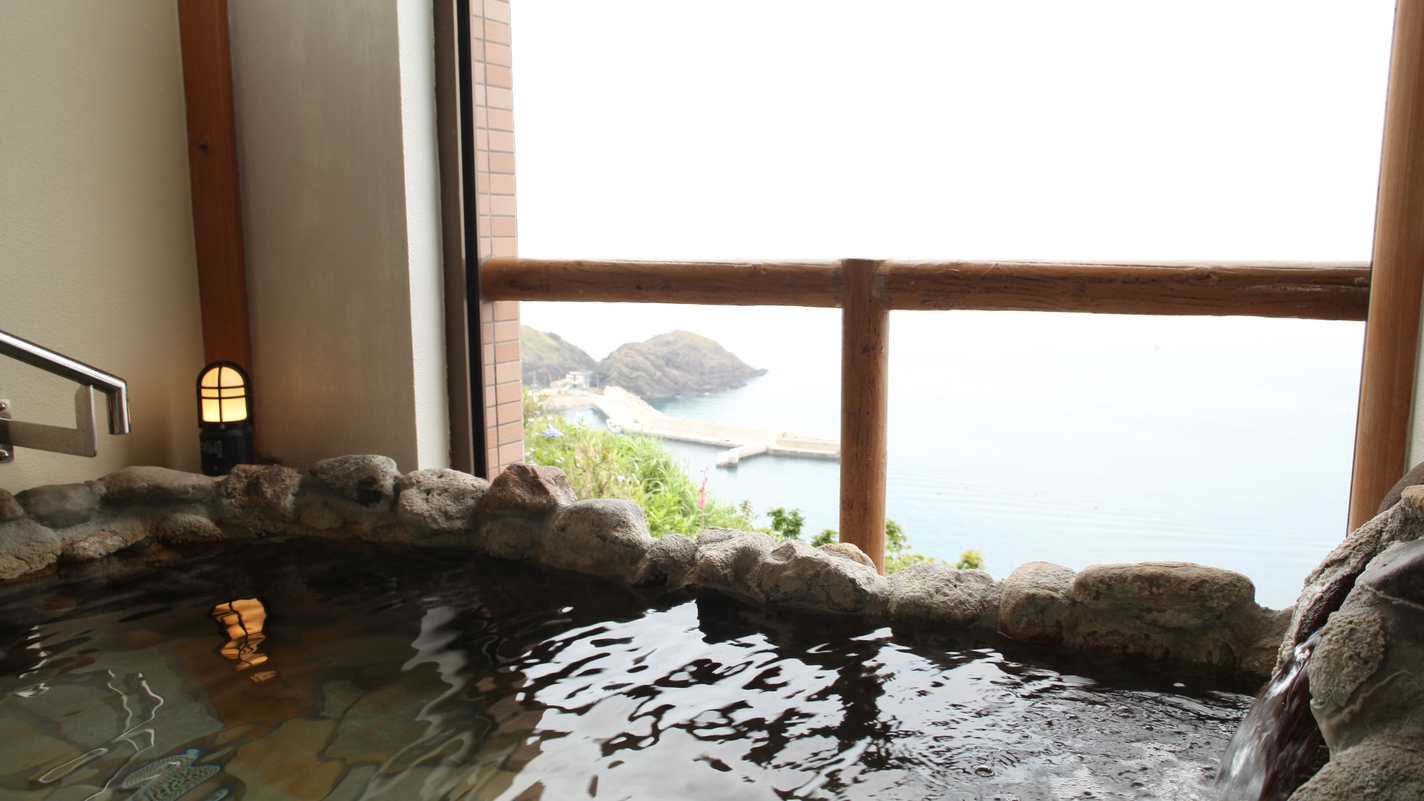 露天風呂と津軽海峡