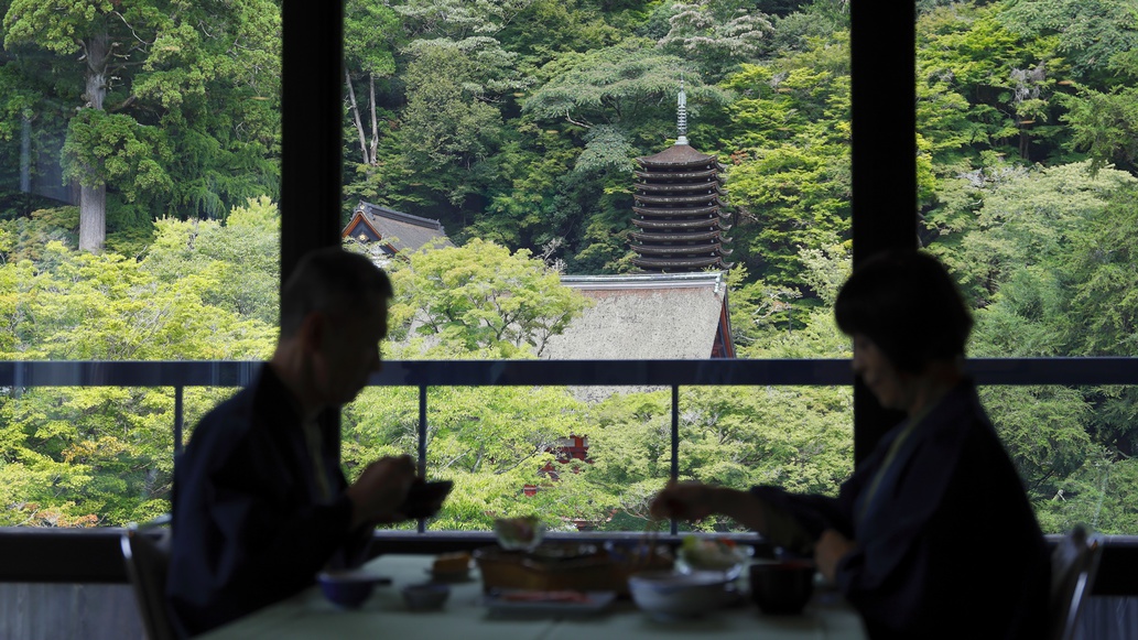 十三重塔をながめながらのご朝食（一例）