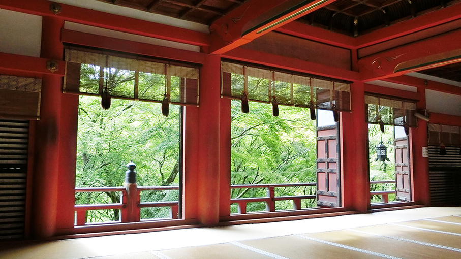 談山神社拝殿より当館すぐ裏の談山神社。秋は紅葉、夏は美しい新緑♪