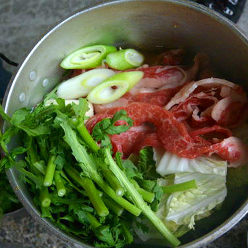 *【アクティビティ/お食事】栄養満点のお食事を食べて、残りの行程もラクラク移動！