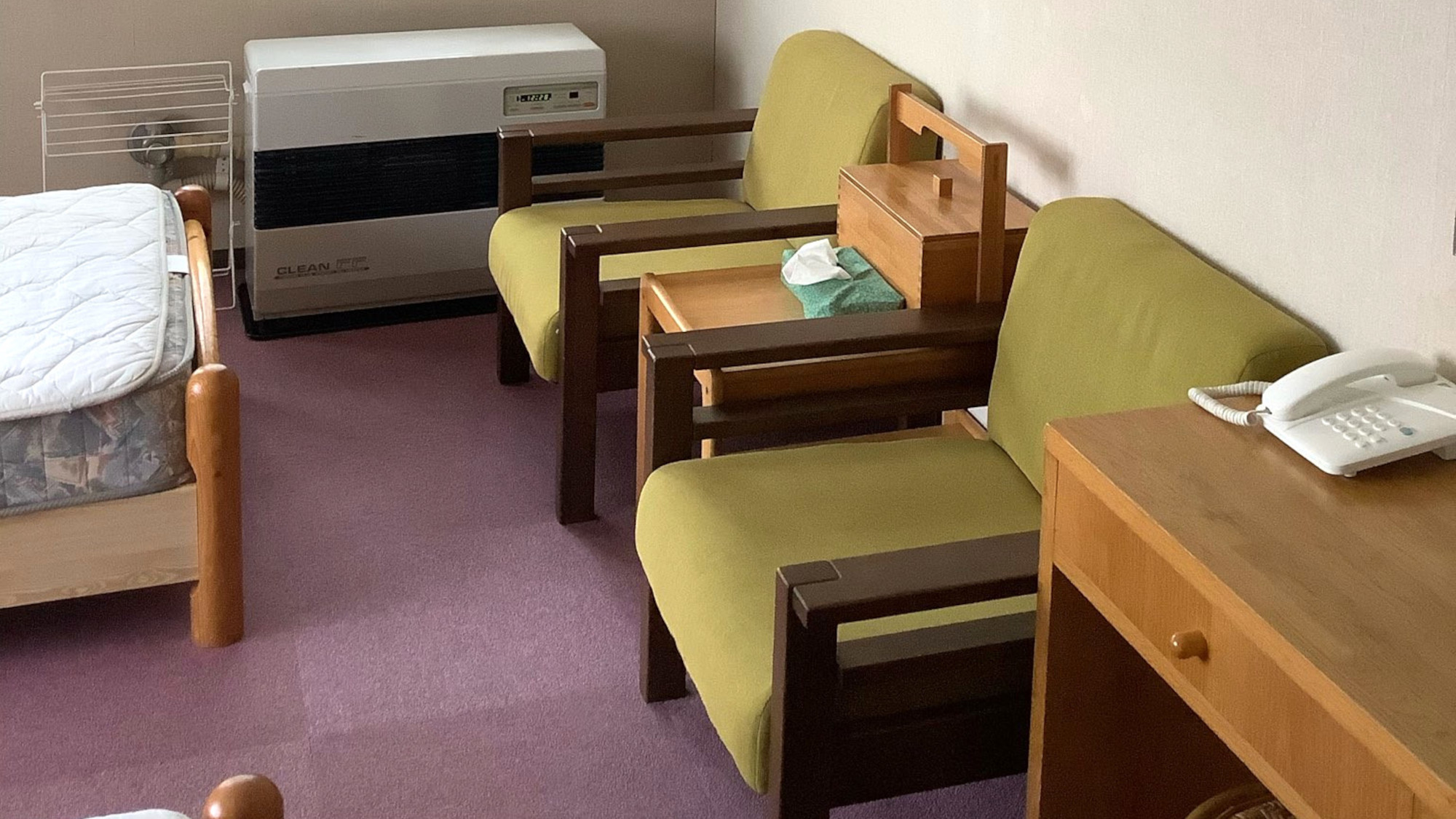 ・＜客室一例＞ベッドタイプのお部屋です