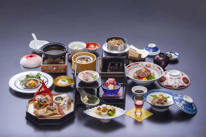 【2025冬厳選島根グルメ！山海の饗宴会席】島根和牛、あわびがメインの豪華な会席です。