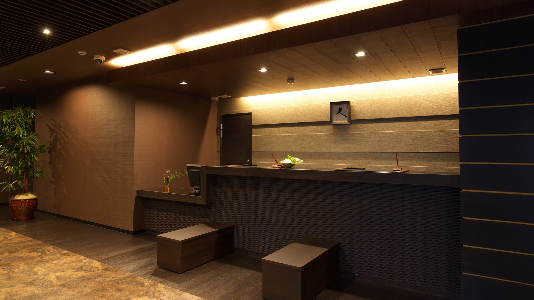 【館内施設】1階フロント