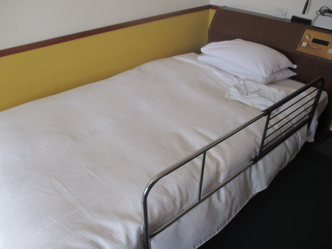 【ベッドガード】添い寝のお子様も安心のベッドガード。貸出品のため数に限りがございます。