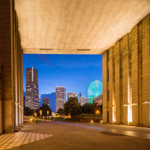 外観みなとみらいの夜景を建物越しにお楽しみ頂けます。