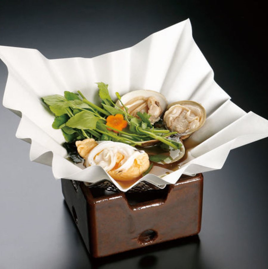 紙鍋（白魚卵とじ・蛤・芹・若布・針柚子）