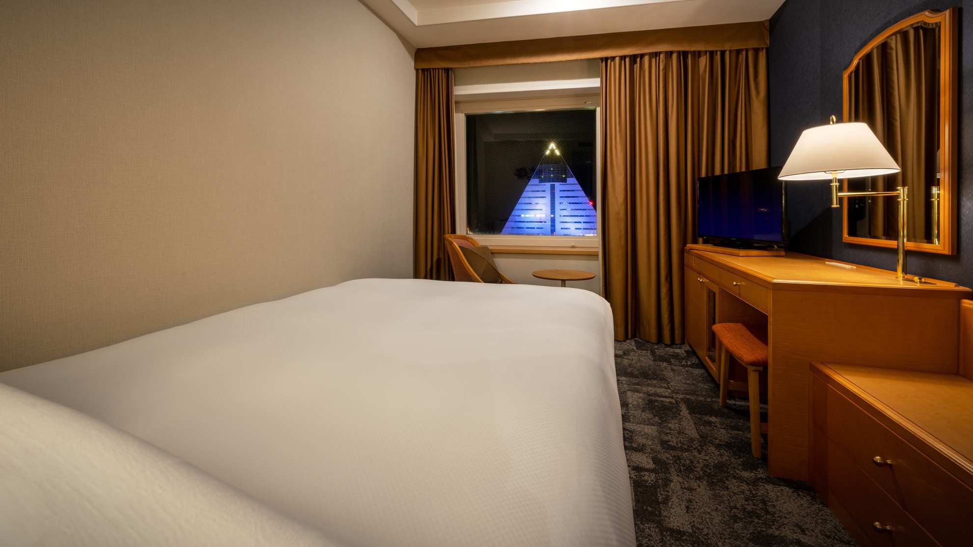 セミダブル（16.7〜17.8㎡ ベッド幅140x200cmシモンズベッド）