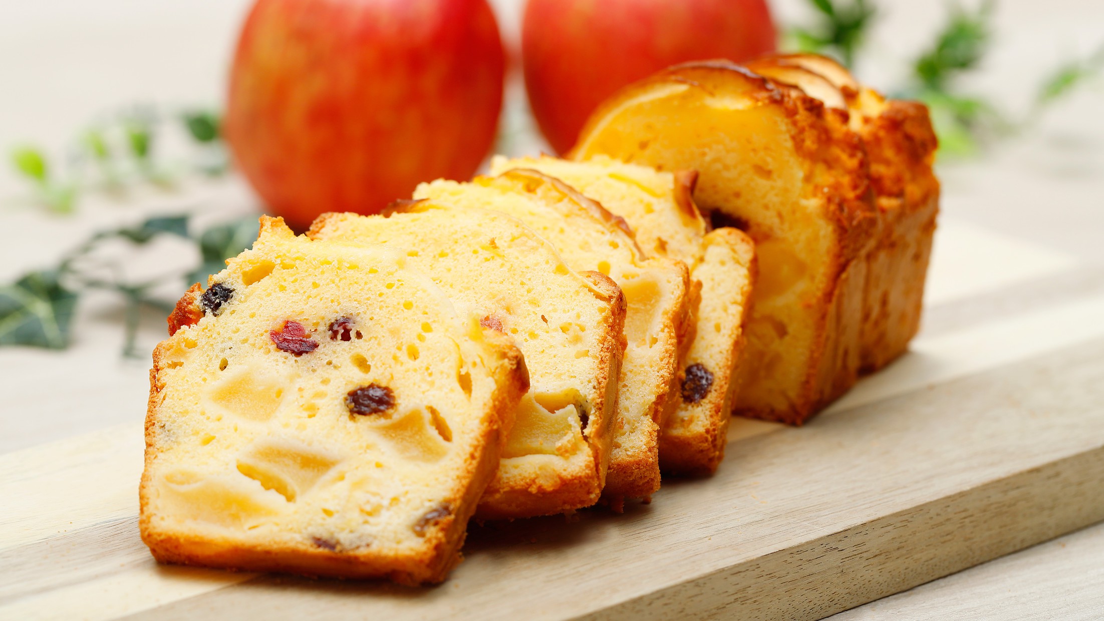 自家製りんごのパウンドケーキ