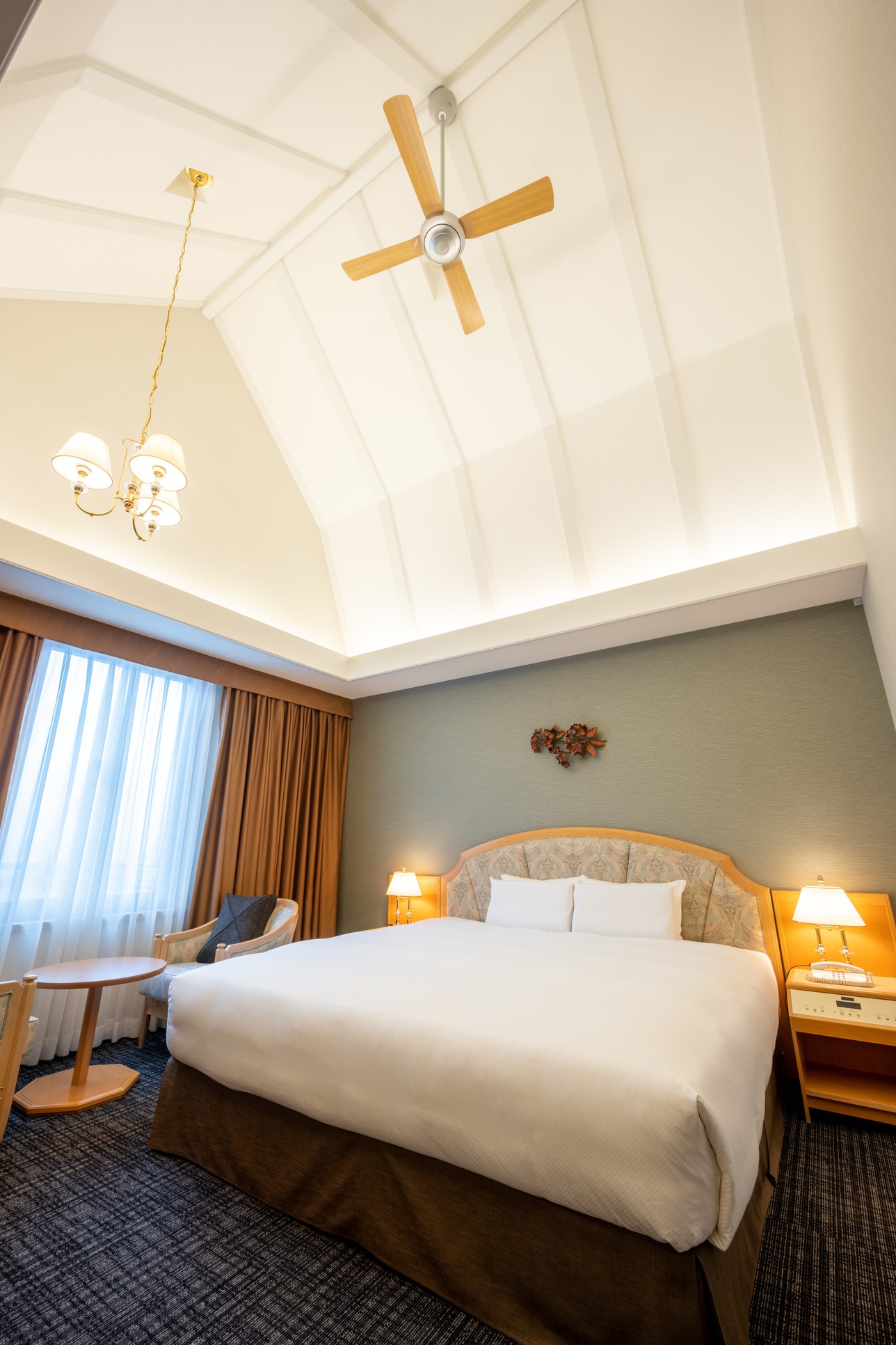 ロイヤルダブル（広さ27.0㎡ ベッド幅200x200cm）