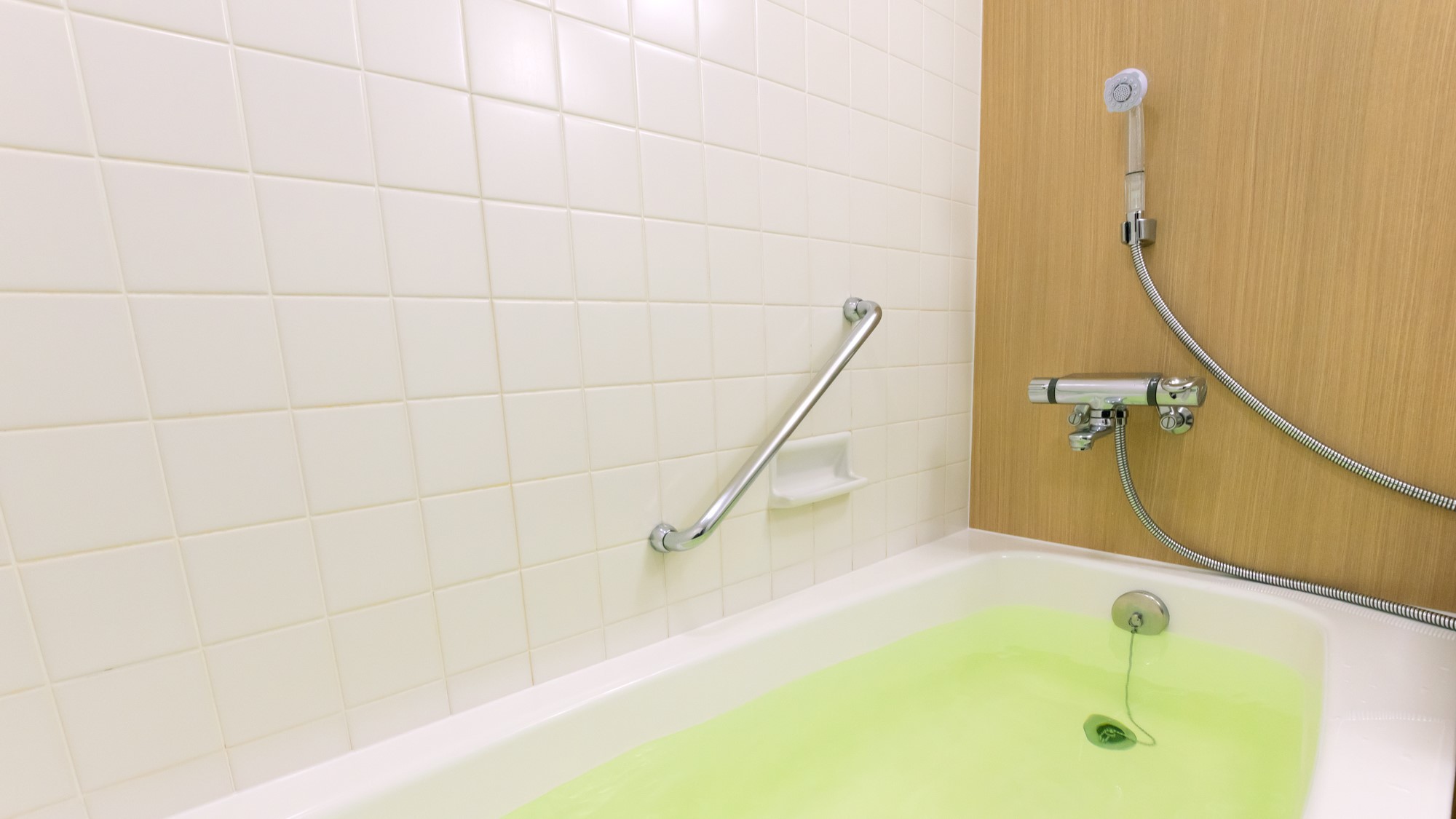 バスタブ（ロイヤルルーム、デラックスコンフォートルーム）