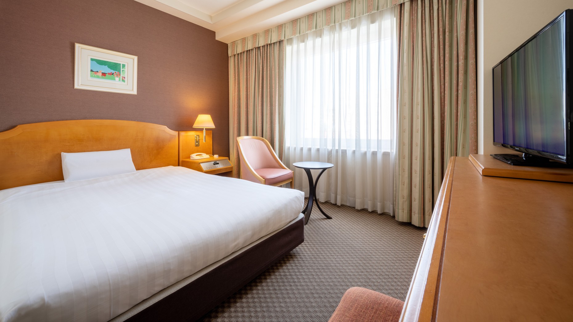 シングル（広さ16.7〜18.0㎡ ベッド幅140x200cm）