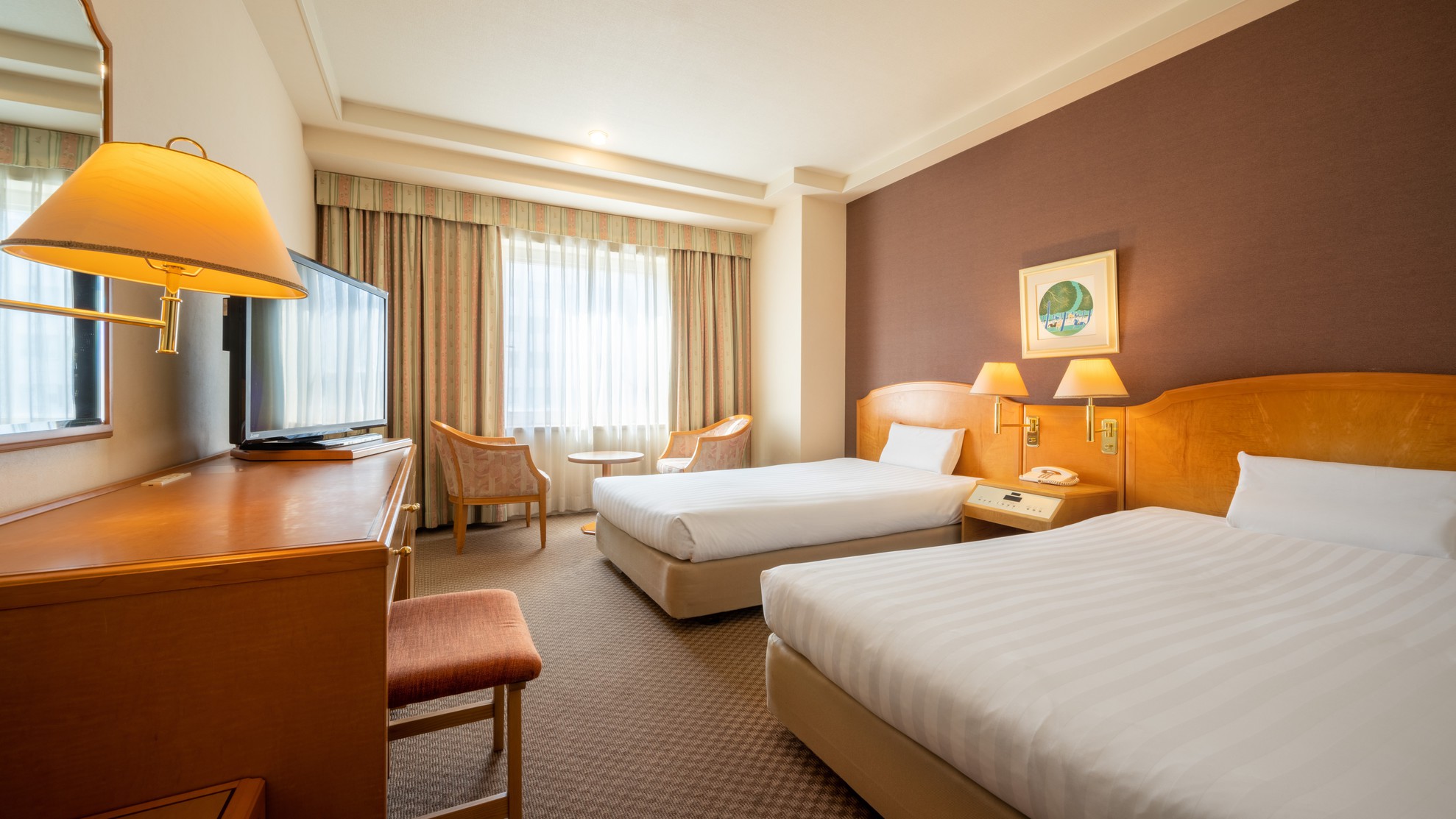 ツイン（広さ23.2〜28.3㎡ ベッド幅120x200cm）