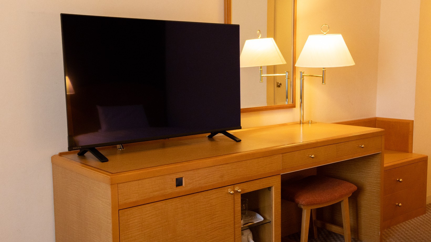 テレビは43型スマートTV