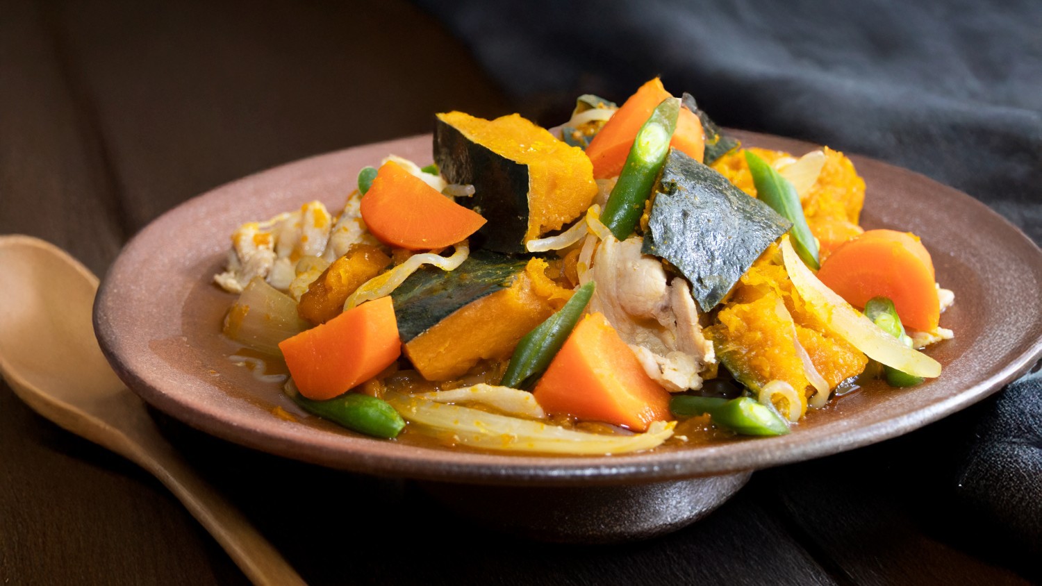 11月のシェフの逸品『青森野菜と豚肉の甘じょっぱ煮』