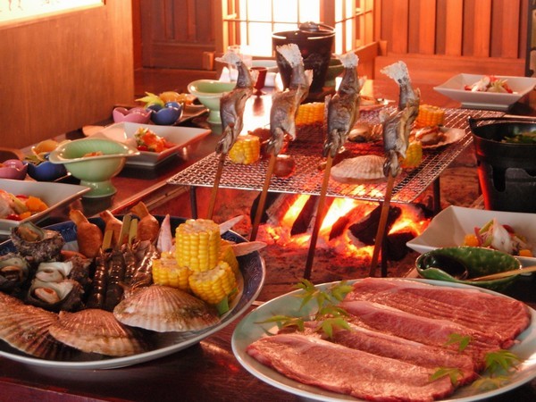 贅沢な炭火炉端焼き料理