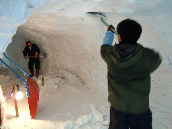 2014かまくら掘り