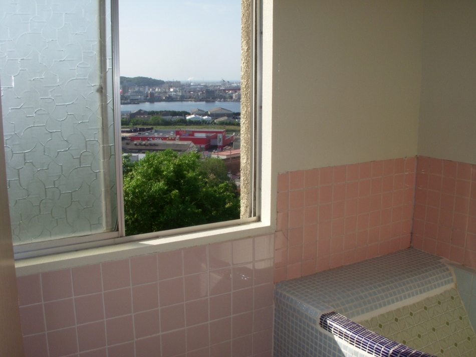 レトロなタイルのお風呂