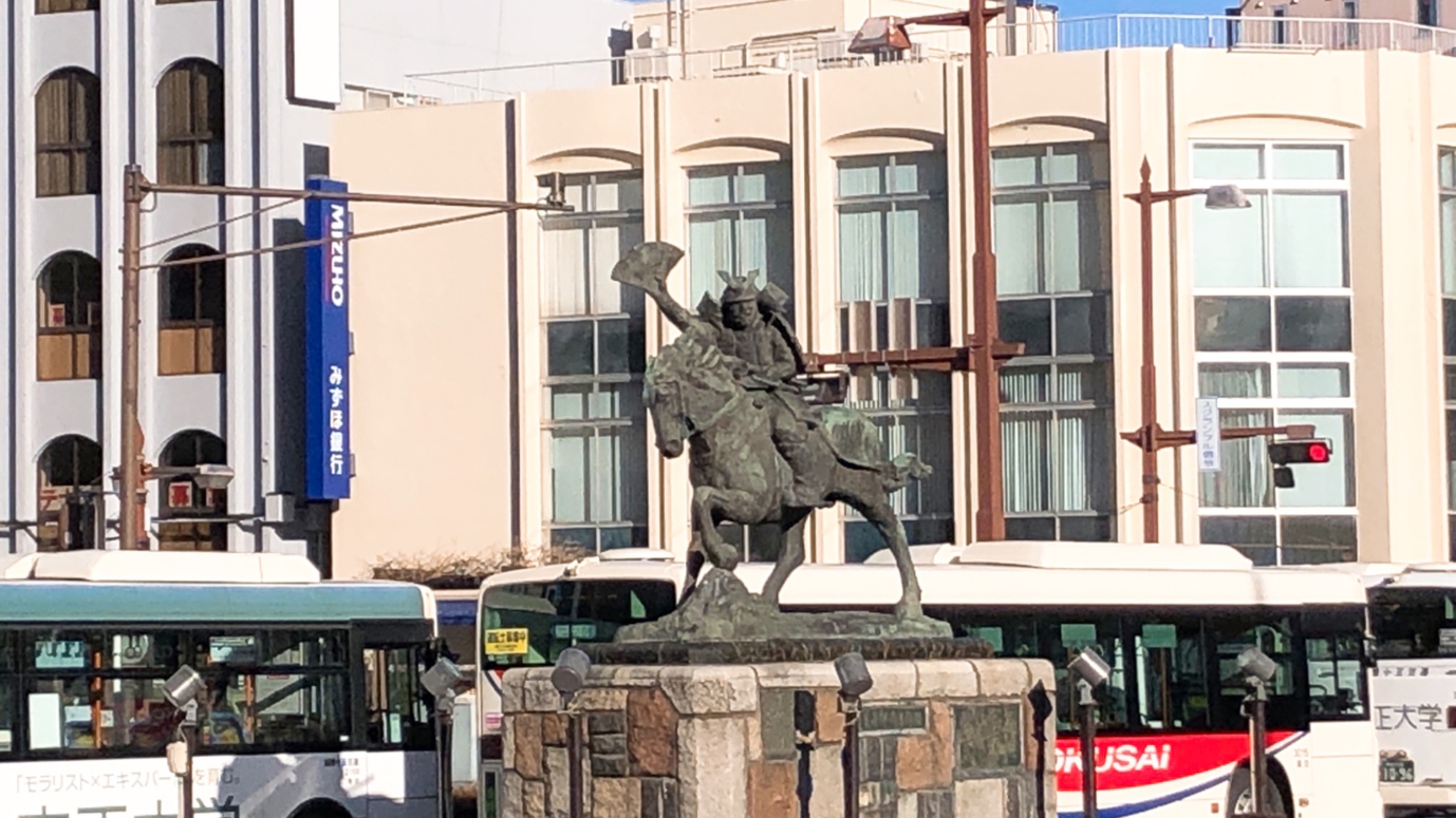 熊谷次郎直実像 熊谷駅前 