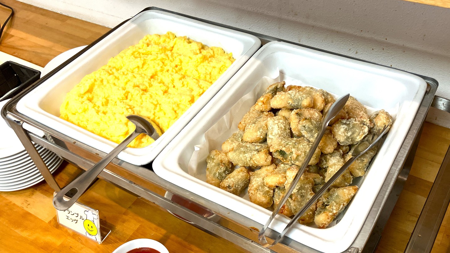 スクランブルエッグ、あじ竜田揚げ