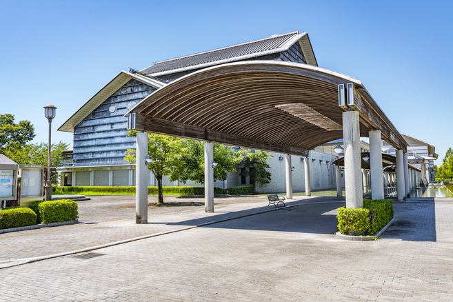 高知県立美術館