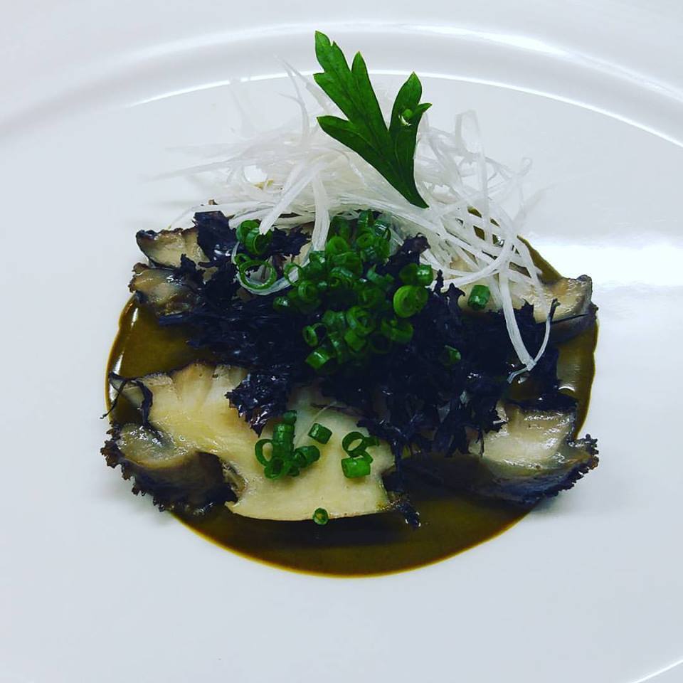 天然黒鮑のステーキ！