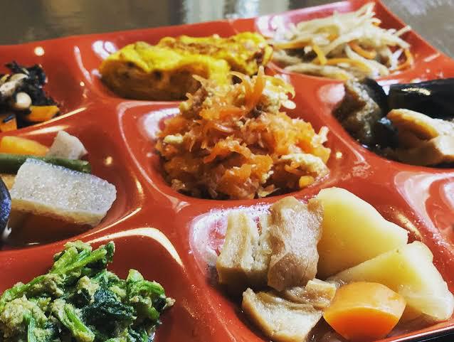 朝食