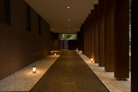 玄関前アプローチ