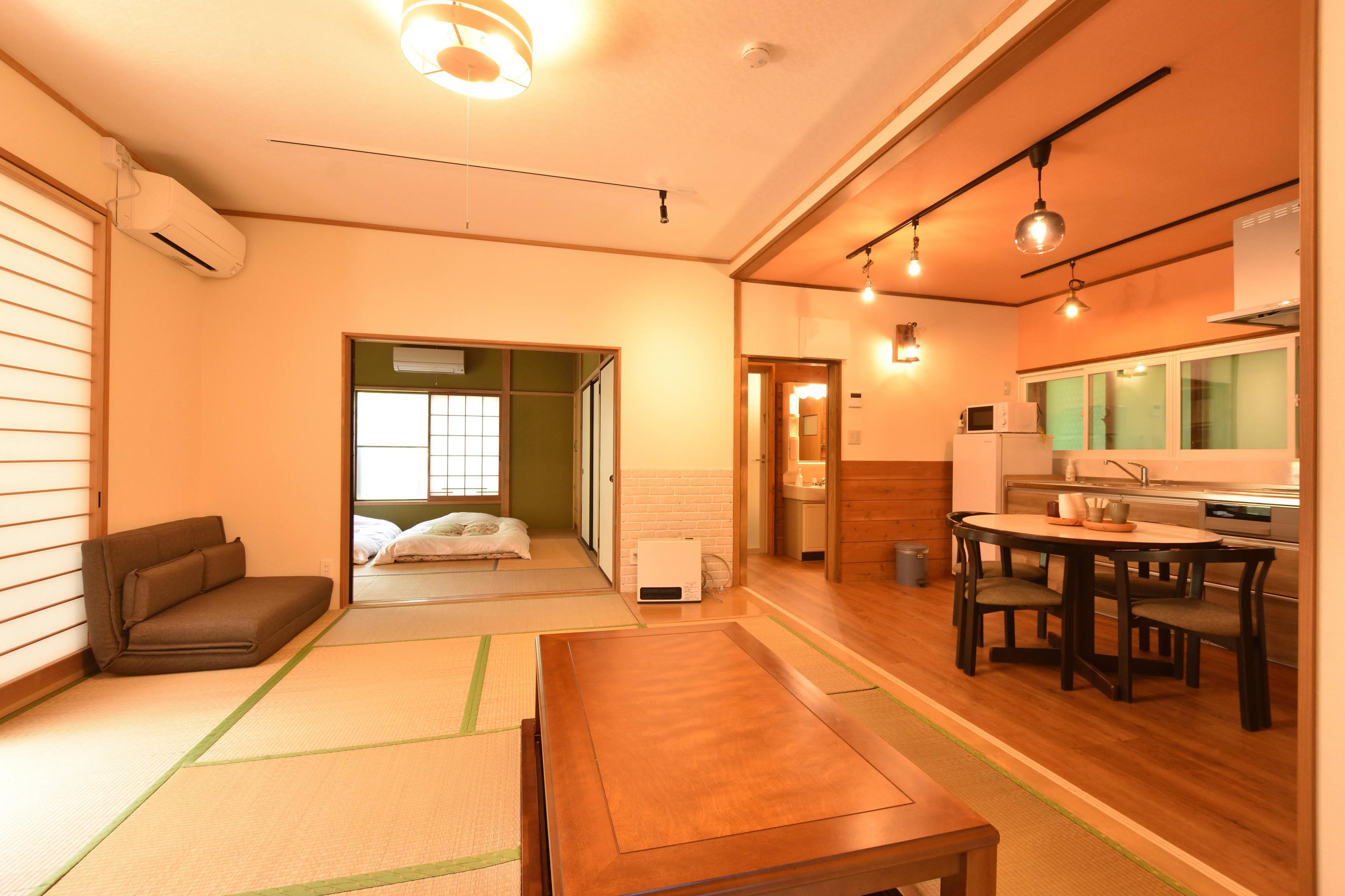 赤沢山荘リビングルーム