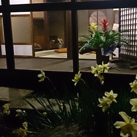 夜の縁側