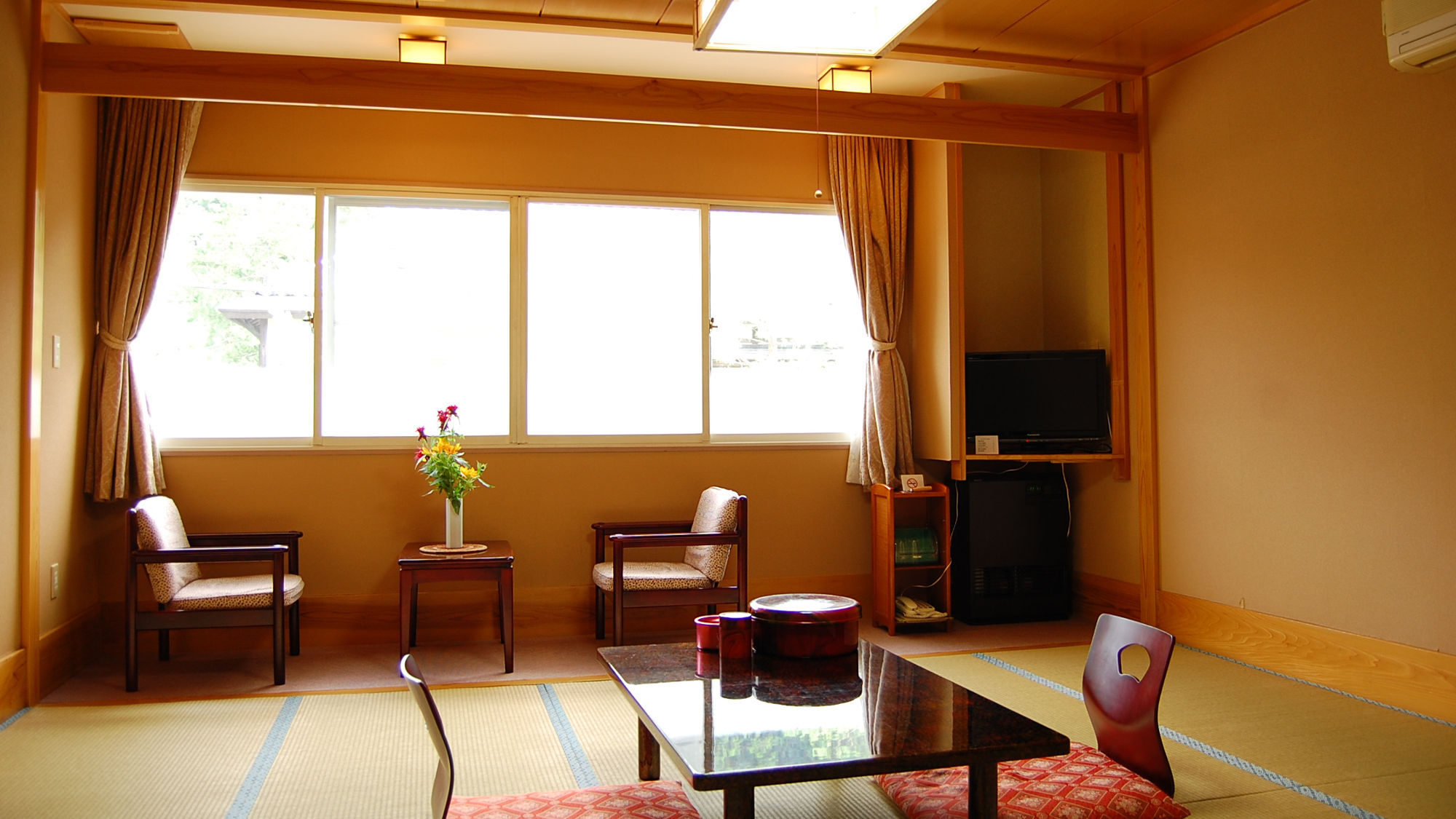 Echigoya Ryokan <Miyagiken> Echigoya Ryokan <Miyagiken> is a popular choice amongst travelers in Osaki, whether exploring or just passing through. Featuring a satisfying list of amenities, guests will find their stay at the prop