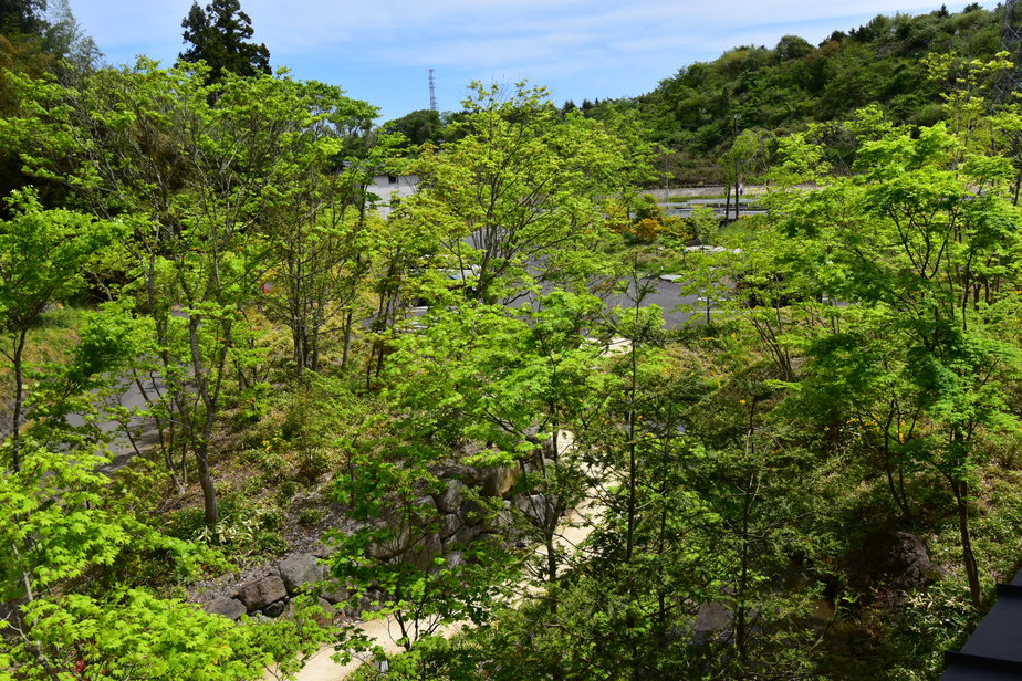 沢乙の庭・沢のせせらぎ