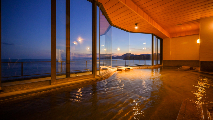 【姉妹館-湯苑本館大浴場】打たせ湯や寝ころび湯など「無料」で姉妹館の最大16の湯めぐりもご利用可能！