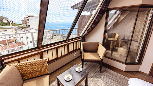 【海眺望ハイフロア温泉露天風呂付キング／禁煙】高層階ならではの絶景とともにリゾート感あふれる時間