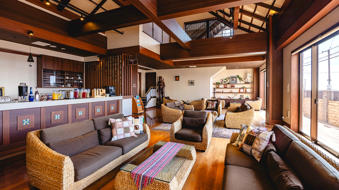 【ロビー】滞在中フリードリンクサービスをお楽しみいただけます。