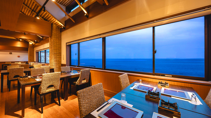【レストラン】「海」を眺めながら食事を楽しむ非日常のひととき。伊豆の美食をごゆっくりお楽しみ下さい。