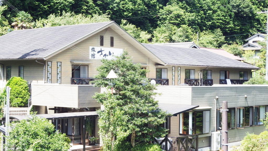 Ryujin Onsen Ryokan Sakai Ryujin Onsen Ryokan Sakai is conveniently located in the popular Tanabe area. The property features a wide range of facilities to make your stay a pleasant experience. Take advantage of the propertys