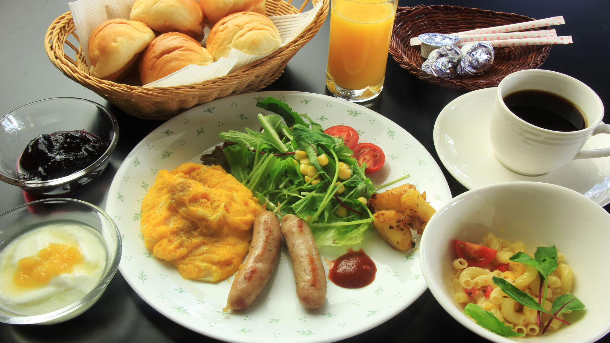 朝食一例洋食・和食の日替わりメニューをご用意いたします。