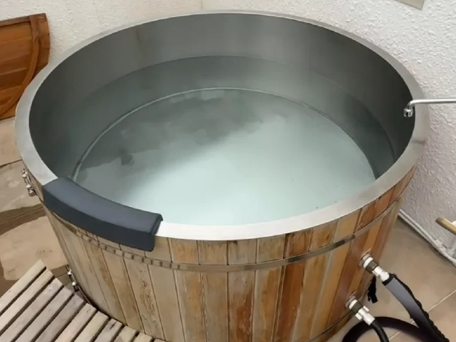 2025年7月新たにチラー付き水風呂が登場！サウナで熱くなった身体を一気に冷やします！