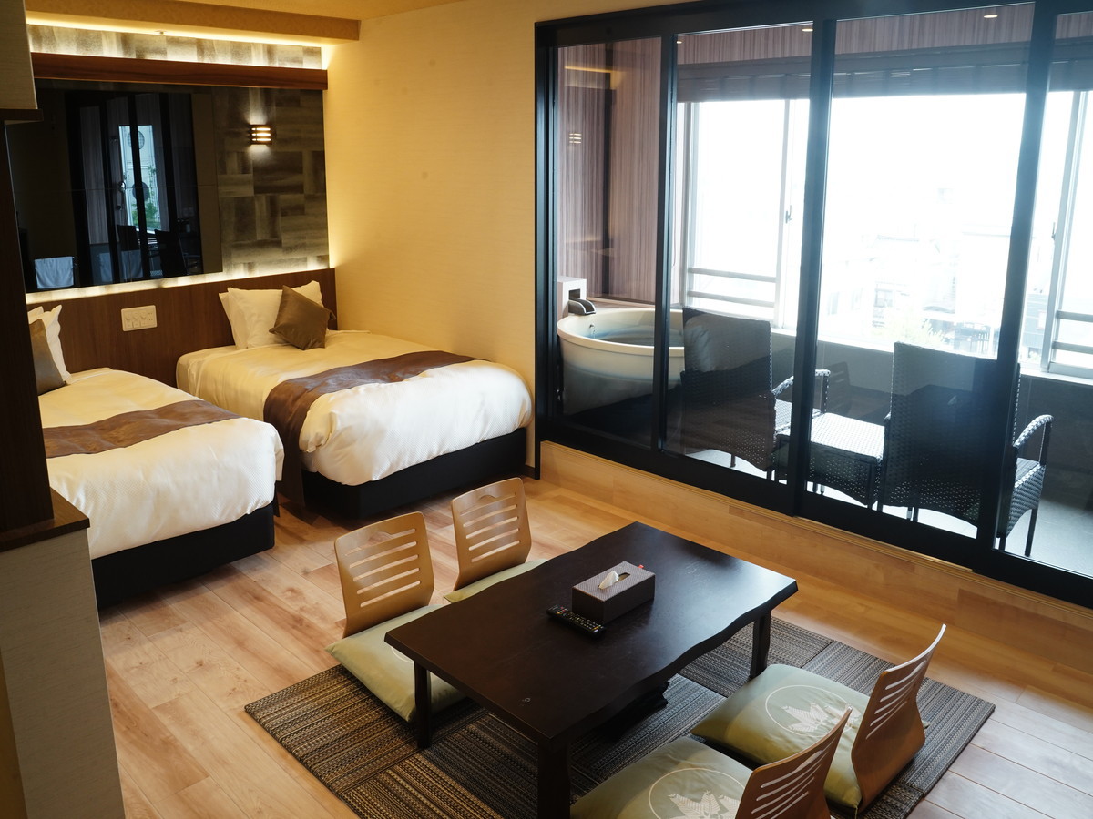 洋モダンスーペリア和洋室