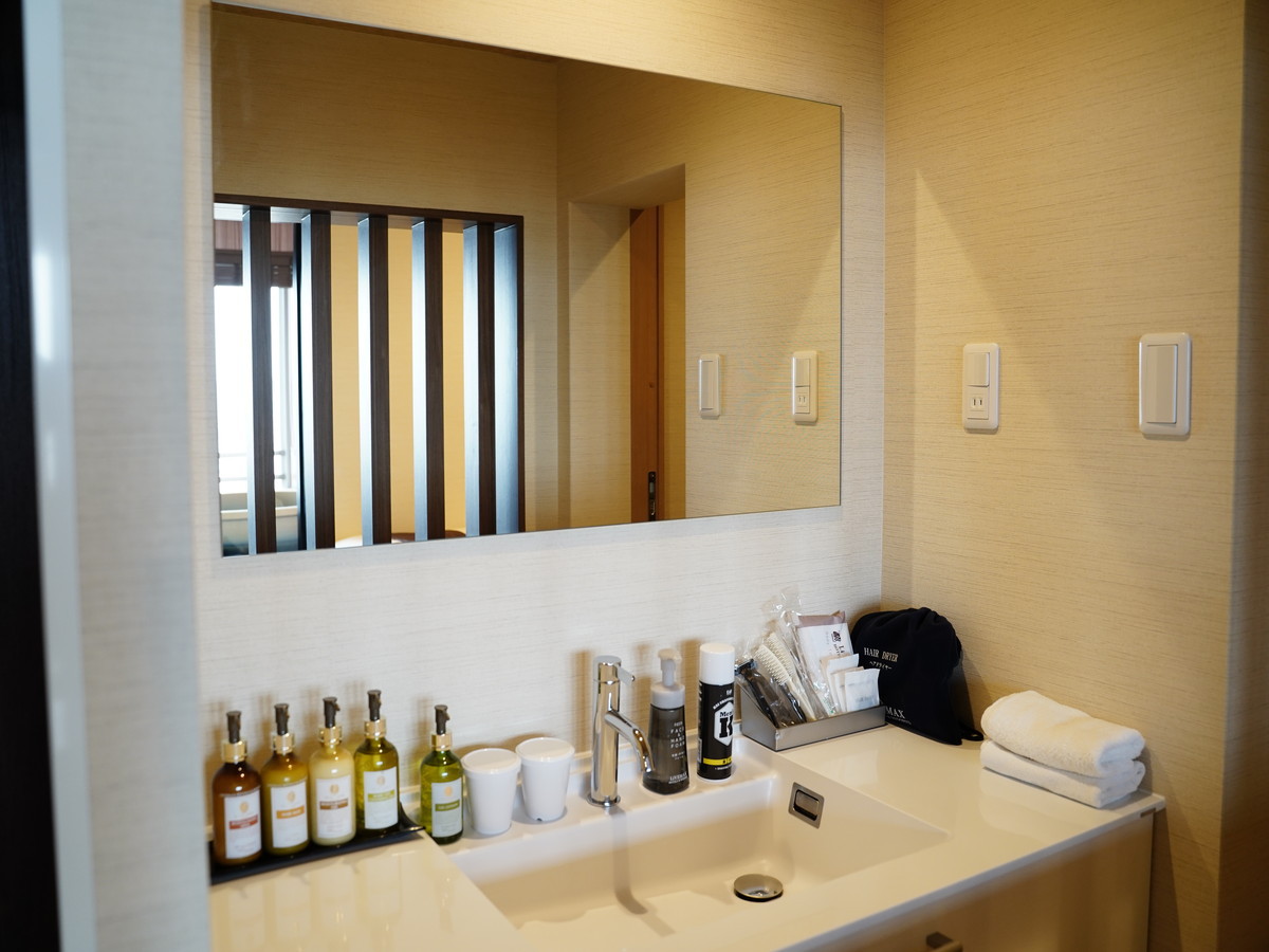 洋モダンスーペリア和洋室