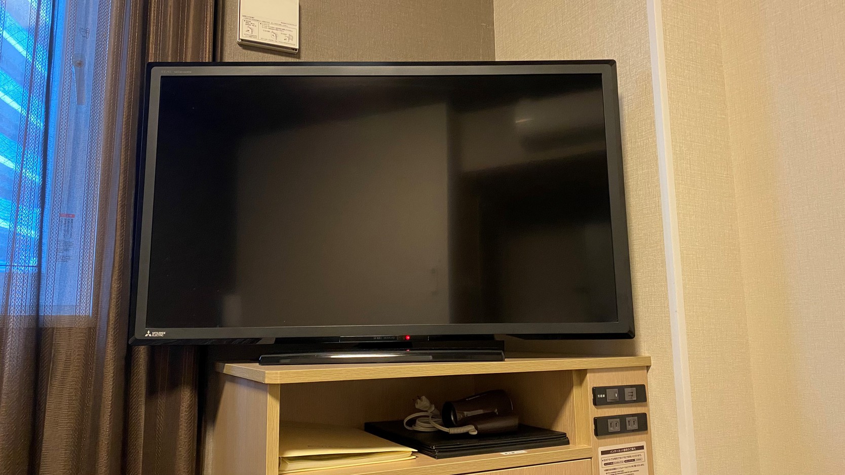 液晶テレビ