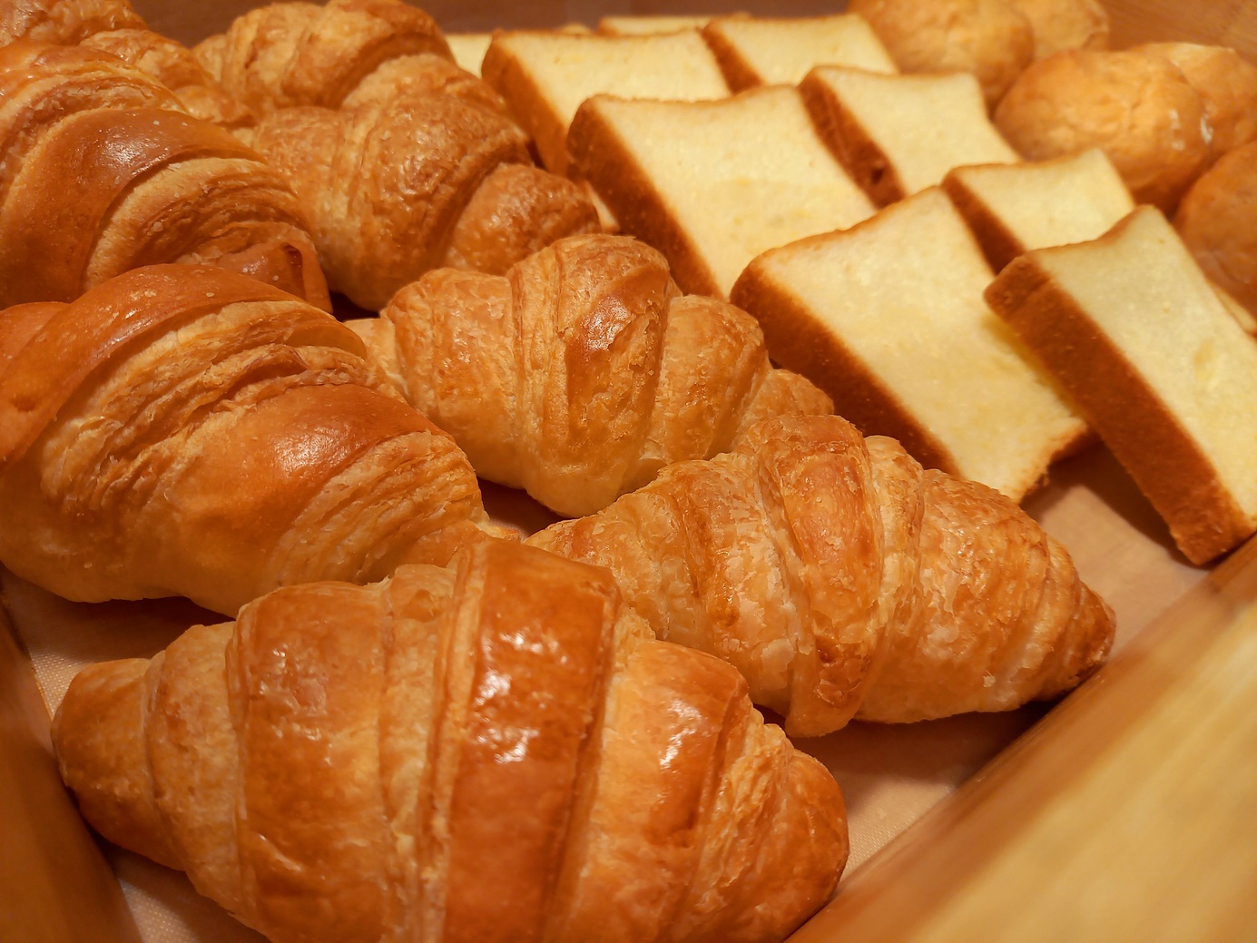 【パンコーナー】クロワッサン、ミニ食パン、ミニフランスパン