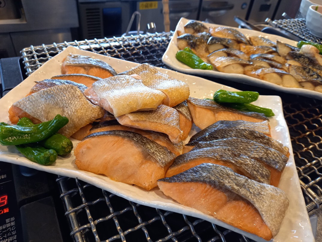 【ホットコーナー】鮭、鯖の塩焼き