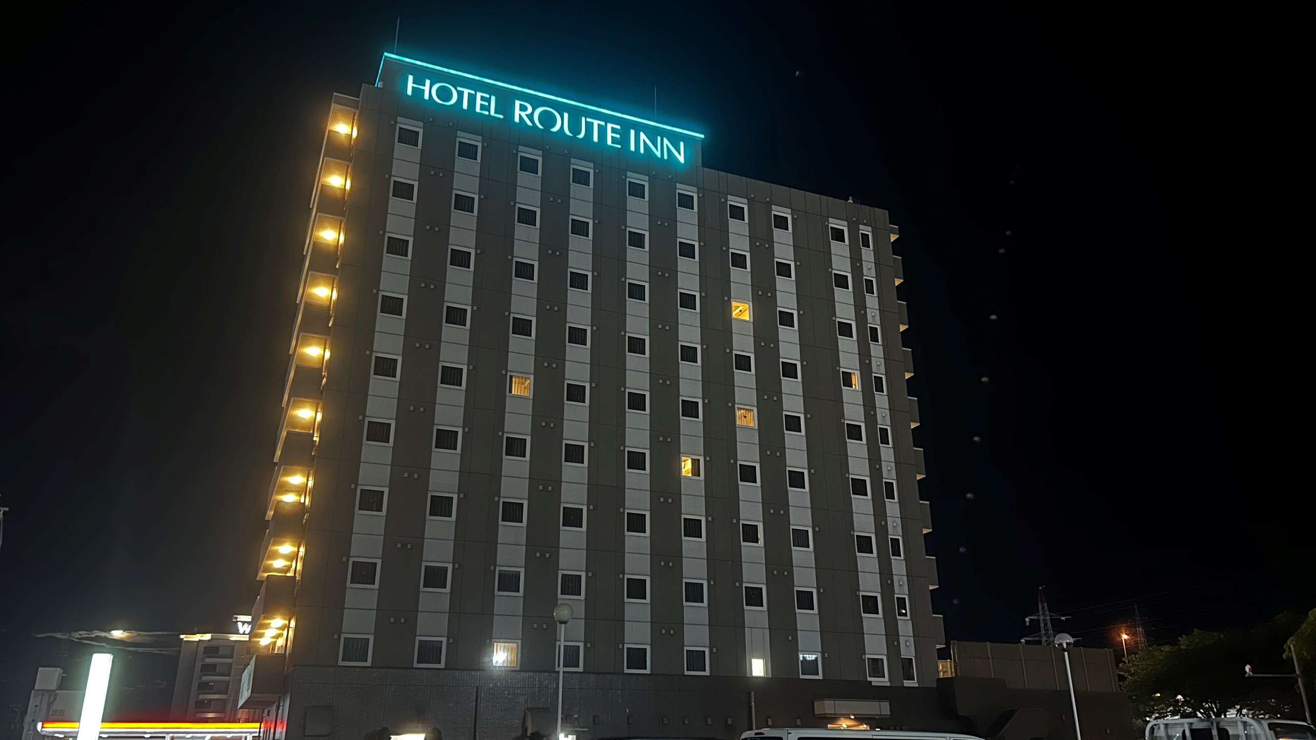 ホテル外観夜④