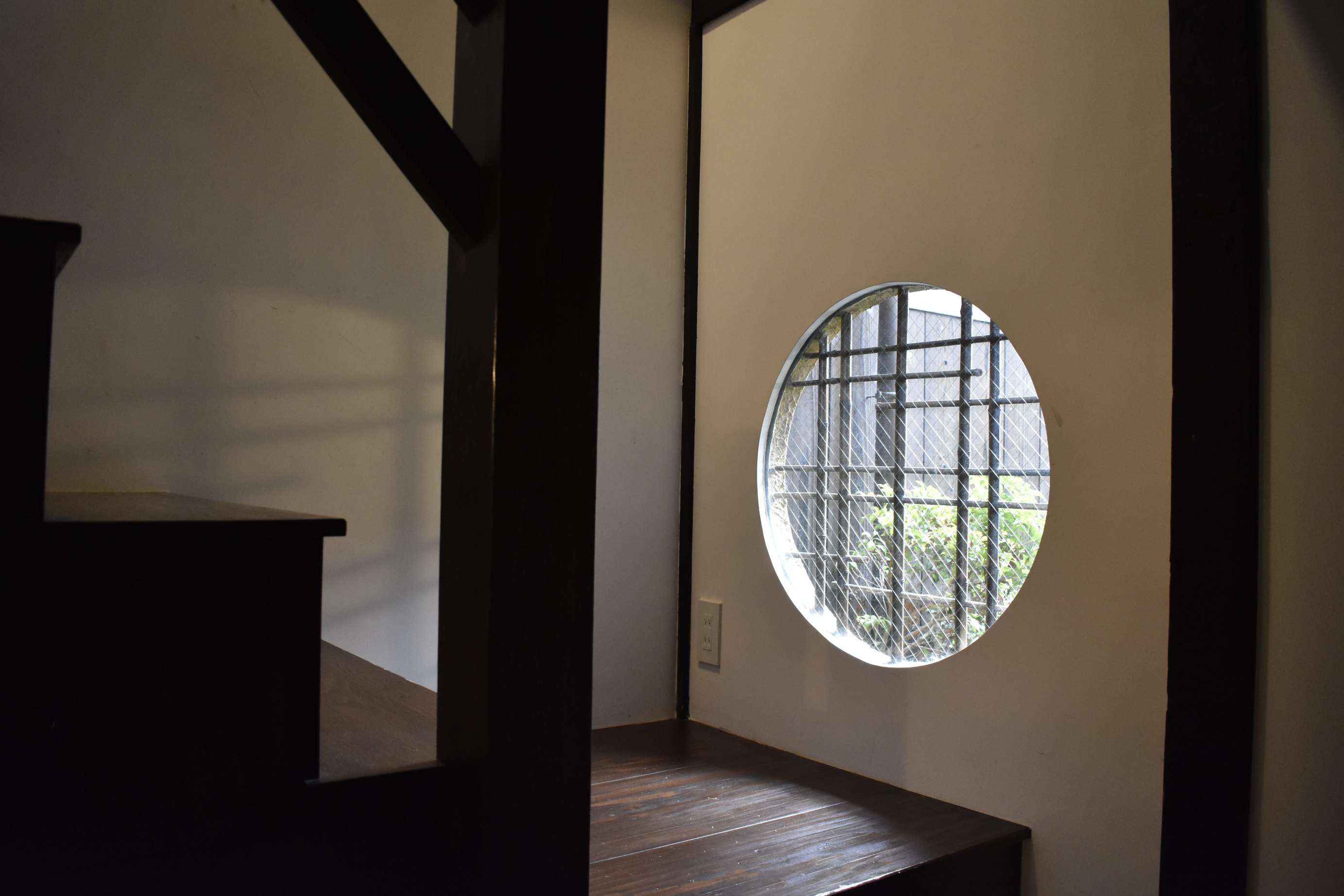 階段の窓