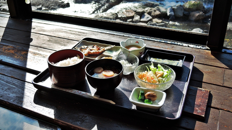 *＜朝食＞からだにやさしい和定食ながよ。