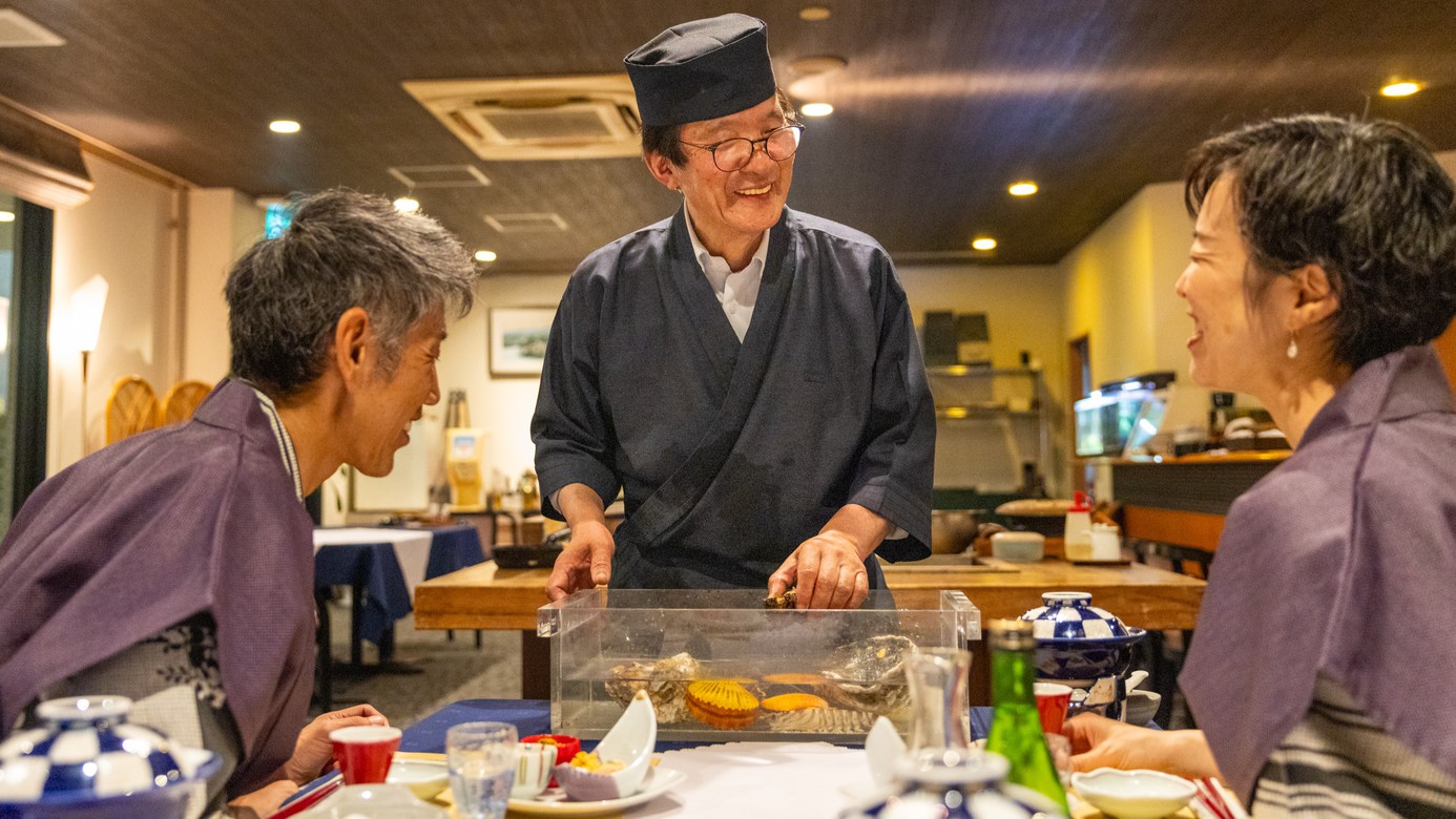 【ワンランク上の磯あそび】目の前で焼き上げるお料理に「壱岐牛」か「あわび」を追加するチョイスプラン♪