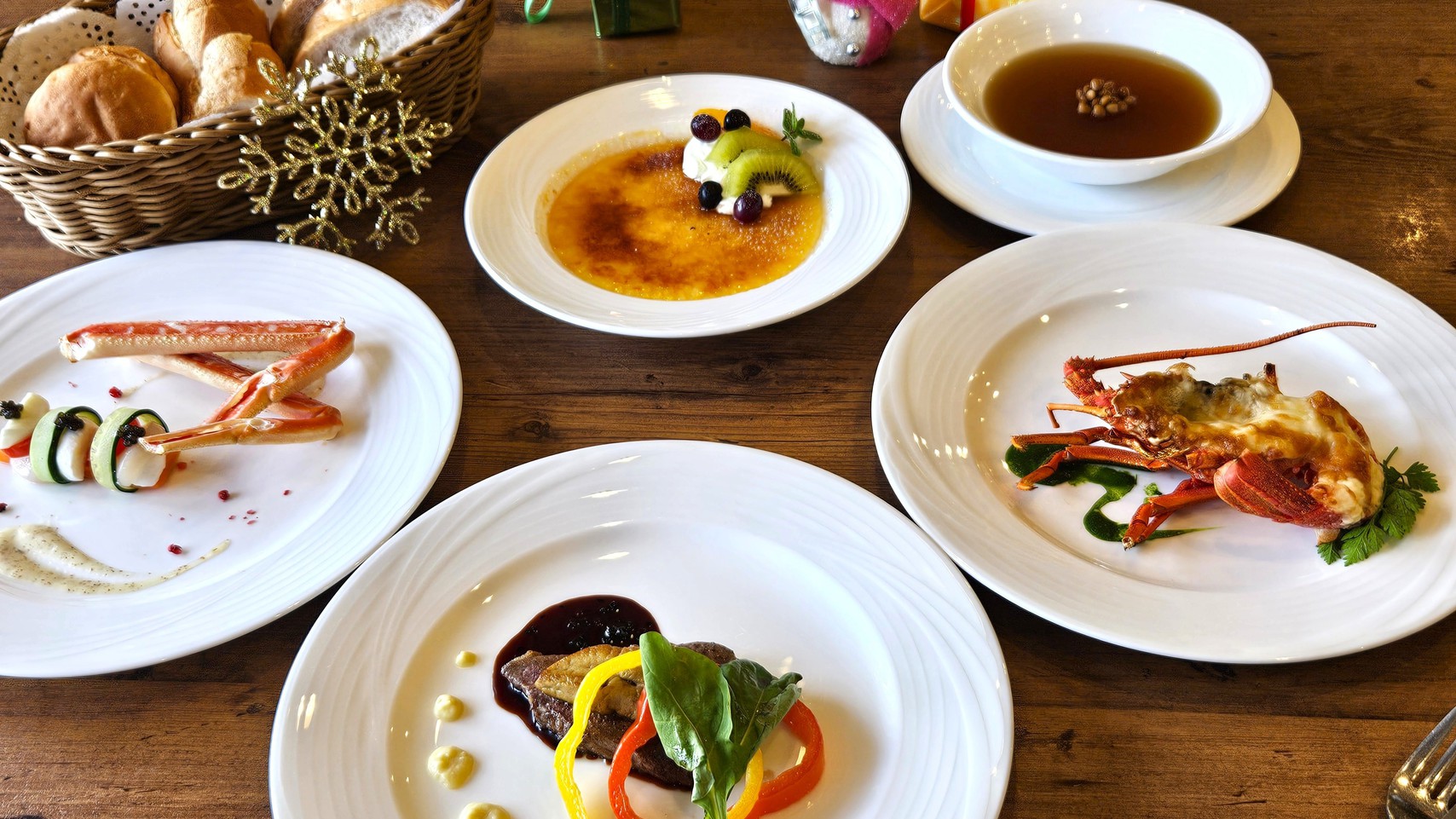 【クリスマスディナーフルコース】2025年の日程限定、スペシャルディナーをお愉しみください